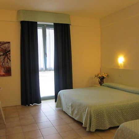 Lieta Sosta Hotel Colfiorito Ruang foto