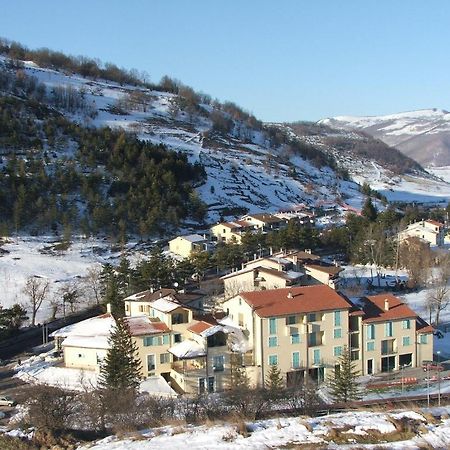 Lieta Sosta Hotel Colfiorito Ruang foto