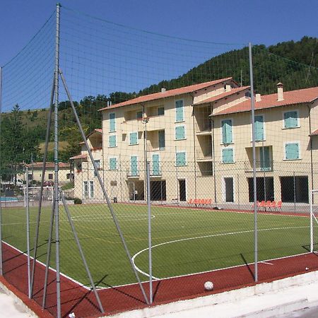 Lieta Sosta Hotel Colfiorito Bagian luar foto