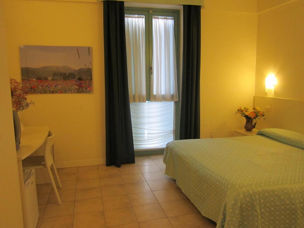 Lieta Sosta Hotel Colfiorito Ruang foto