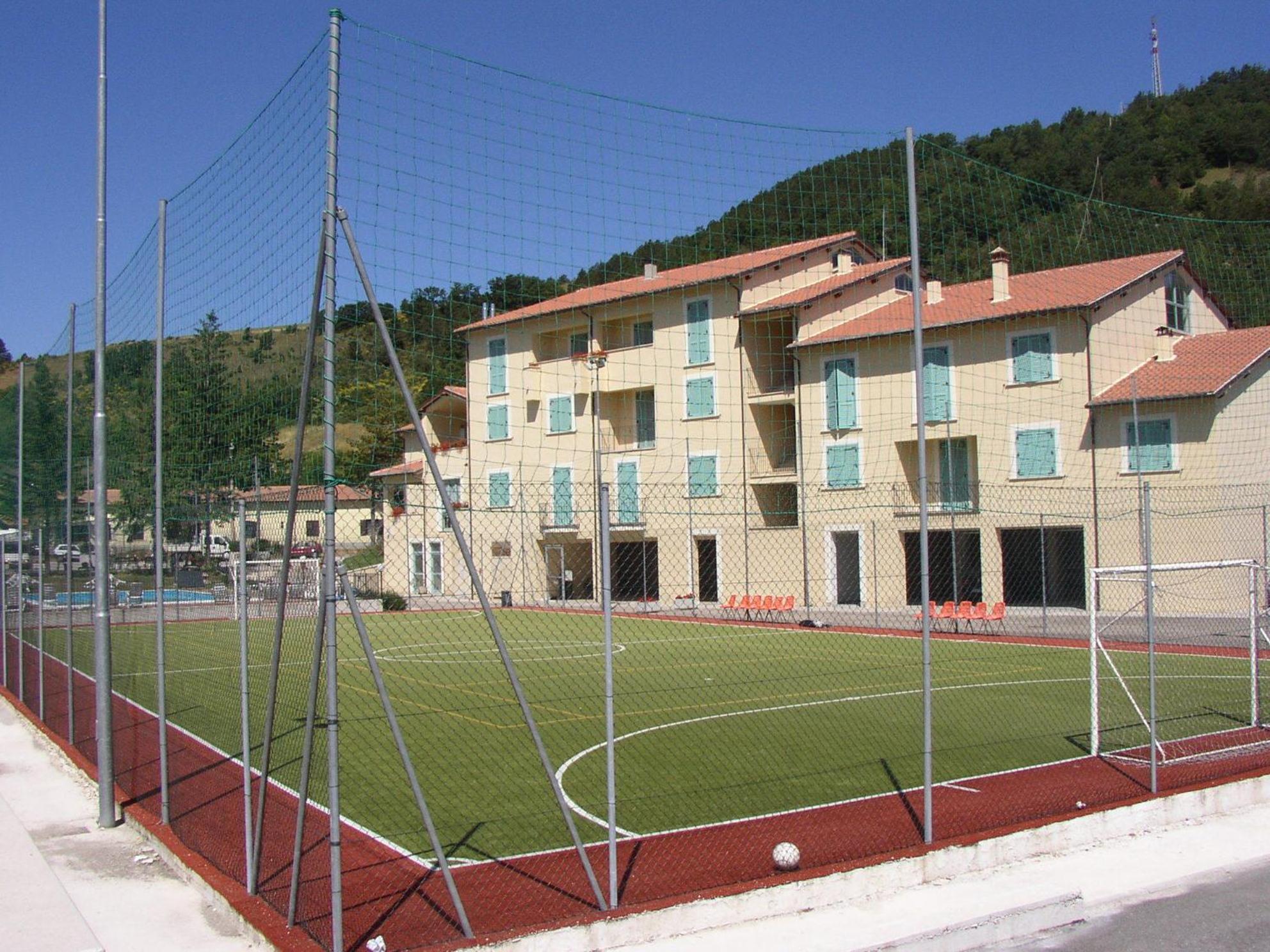 Lieta Sosta Hotel Colfiorito Bagian luar foto